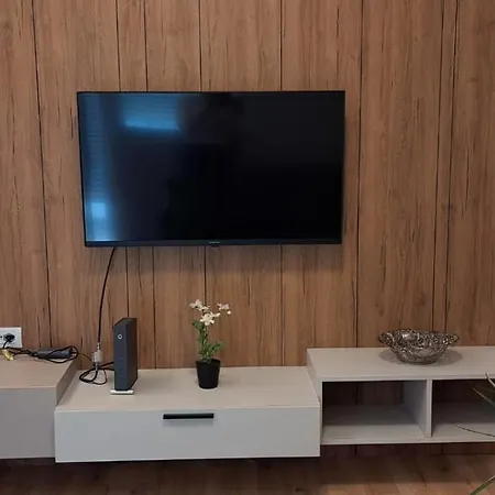 Edgar's Center شقة