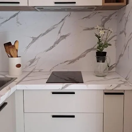 Edgar's Center * ティラナ