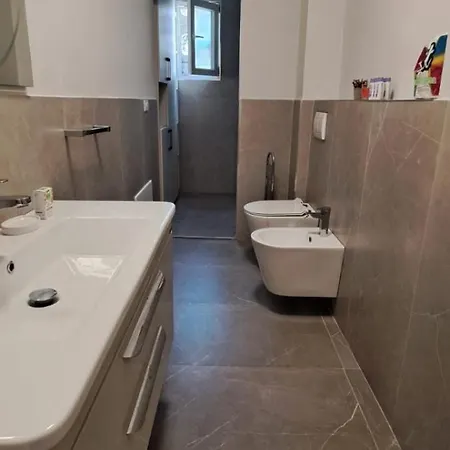 Edgar's Center アパート *