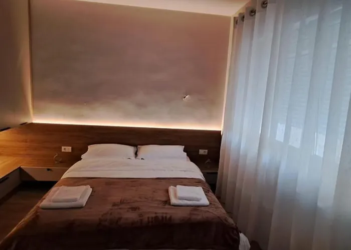 Edgar's Center Апартаменты *